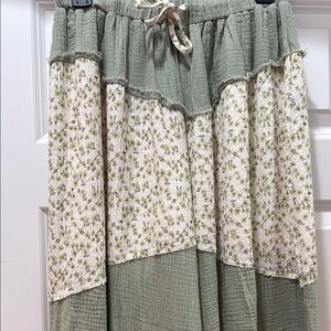 POL WIDE LEG PANTS NWOT sz S (fits to XL)